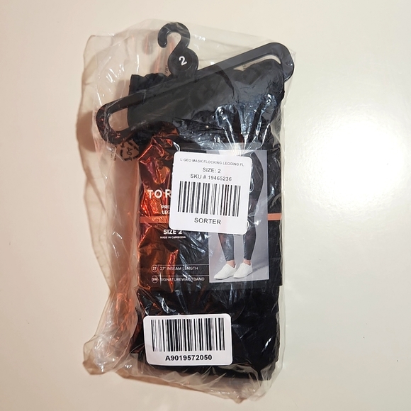 ❤️NWT VINTAGE TORRID LEGGING - TATTOO HEART MESH PREMIUM - PLUS SIZE 2X - Picture 4 of 10